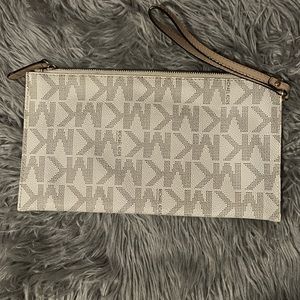 Michael Kors wristlet